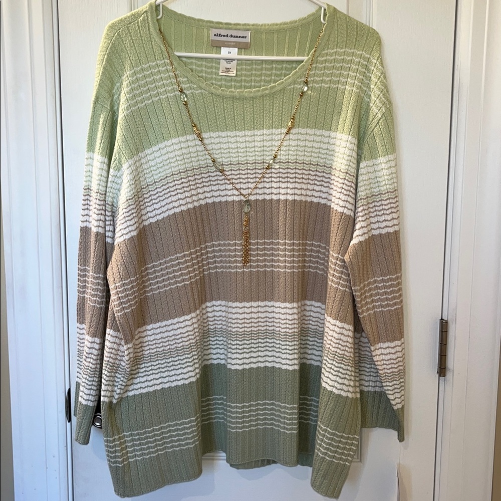🆕 Alfred Dunner English Garden Texture Stripe Crew Neck Sweater with Necklace 2X
